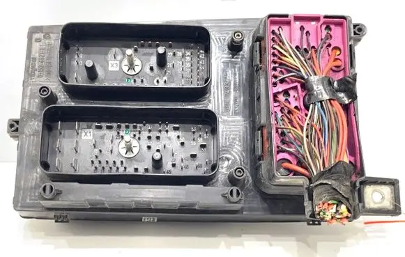 Opel Astra H Fuse box set 13242781