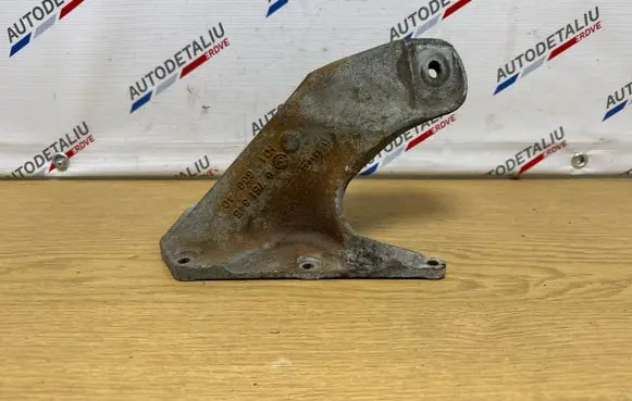 BMW X5 E53 Engine mounting bracket 6751345