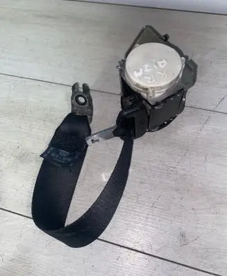 Ford Focus Rear seatbelt 040676 DXP4A 40603