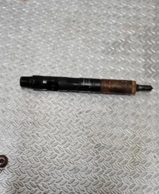 Dacia Duster Fuel injector 166000897R H8200827965