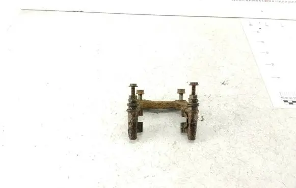 Volkswagen Golf IV Brake caliper pad carrier rear 
