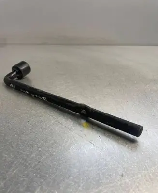 Nissan Qashqai+2 Wheel nut wrench NOCODE