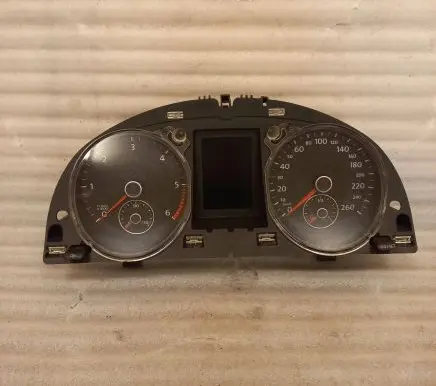 Volkswagen PASSAT B6 Speedometer (instrument cluster) 3C0920871T 051706 976867990V