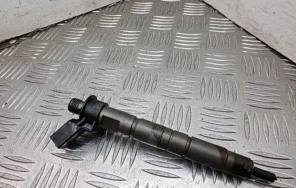 BMW 5 E60 E61 Fuel injector 7805428 0445116024