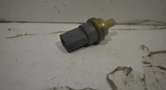 Audi A3 S3 8L Coolant temperature sensor 06A919501A