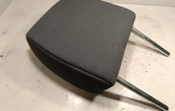 Nissan Qashqai Front seat headrest 