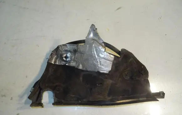 Audi Q7 4L Heat shield in engine bay 4L0819512