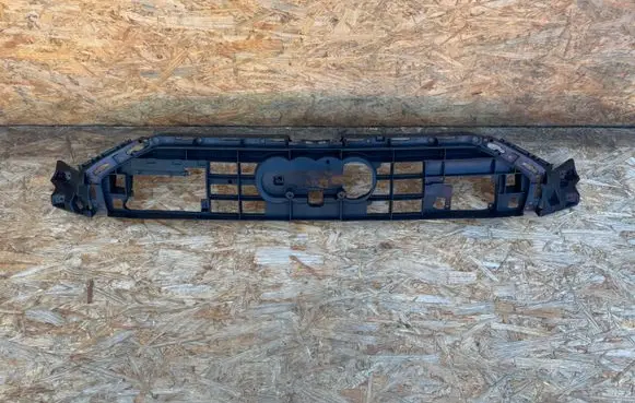 Audi A6 S6 C8 4K Front bumper mounting bracket 4K0807233A