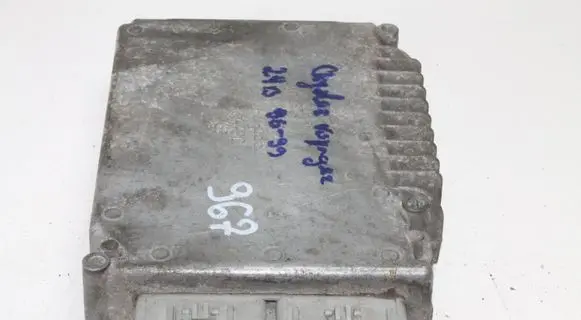 Chrysler Voyager Engine control unit/module P04727235AC