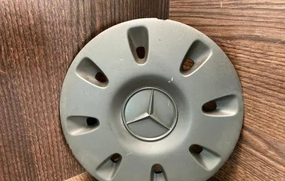 Mercedes-Benz Vito Viano W639 Original wheel cap 6394010825