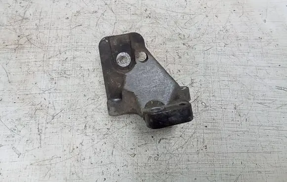 Volvo XC90 Engine mounting bracket 307415676