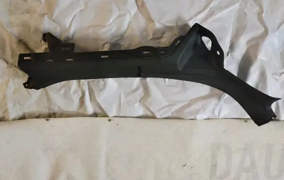 Skoda Yeti (5L) Rear seat side top trim 5L0867766