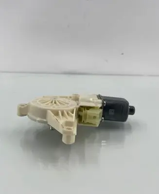 Mercedes-Benz E W212 Front door window regulator motor A2048200242 971218100