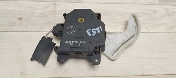 Toyota Corolla Verso E121 Air flap motor/actuator AE0637008930