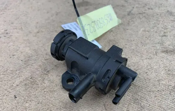 BMW X3 F25 Turbo solenoid valve 8509323 11658509323 11657811814