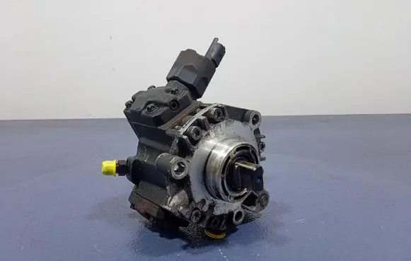 Volvo V50 Fuel injection high pressure pump 9654615580