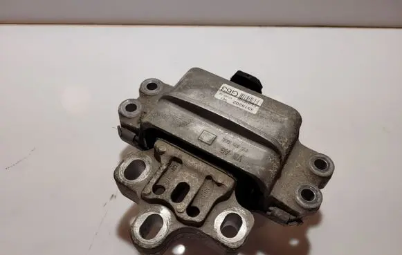 Volkswagen PASSAT B7 Engine mount bracket 318202