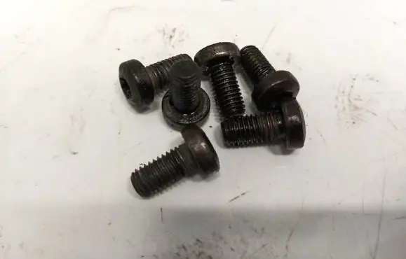 Peugeot 4007 Nuts/bolts 