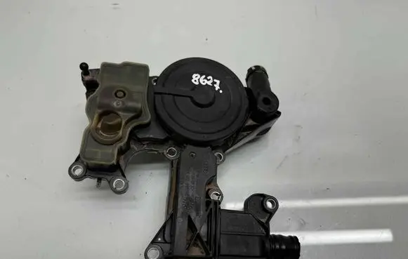 Audi Q3 8U Oil breather separator 06H103495AE 06H103226A