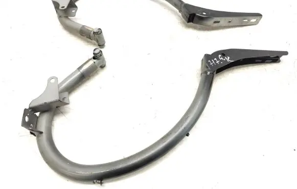 Mercedes-Benz CLS C219 Tailgate/trunk/boot hinge 197U