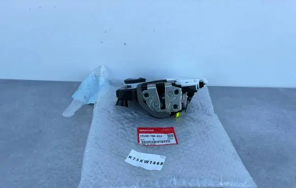 Honda Accord Front door lock 72150-T0A-A12