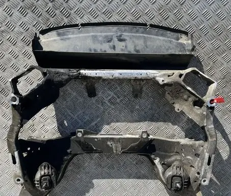 Engine mounting bracket