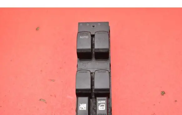 Suzuki SX4 Electric window control switch 64J20