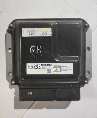Mazda 6 Engine control unit/module R2AB18881M