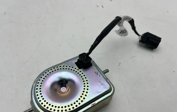 Ford Escort Horn signal N1WT19N217AB