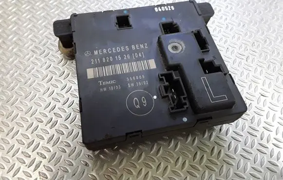 Mercedes-Benz E W211 Door control unit/module 2118201526