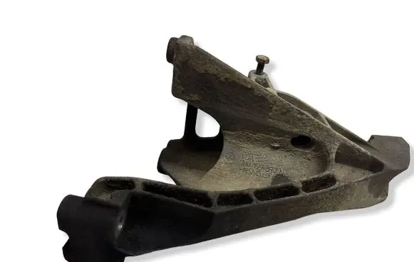 Volkswagen Transporter - Caravelle T5 Engine mounting bracket 7H0199370