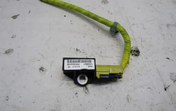 Honda CR-V Airbag deployment crash/impact sensor 77975-T2A-A010-M4