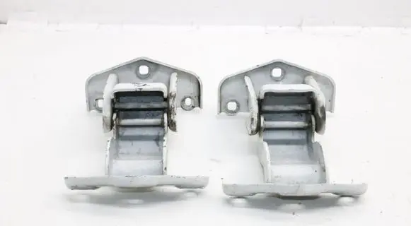 Nissan NV300 Tailgate/trunk/boot hinge 904006707R 904108626R