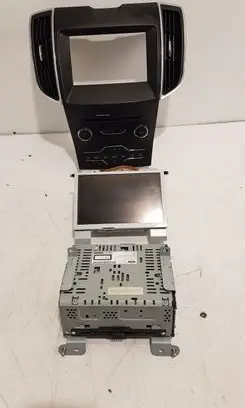 Ford S-MAX Radio/CD/DVD/GPS head unit EM2T19C107DF
