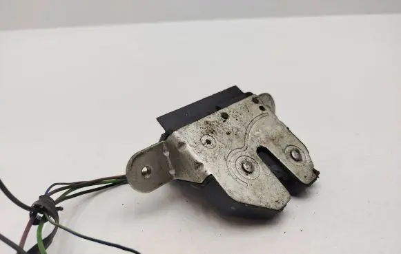 Opel Corsa D Loading door lock 