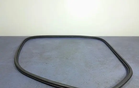 Volvo S90, V90 Front door rubber seal 