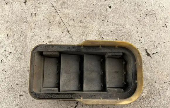Ford Transit Custom Quarter panel pressure vent BK21B280B63
