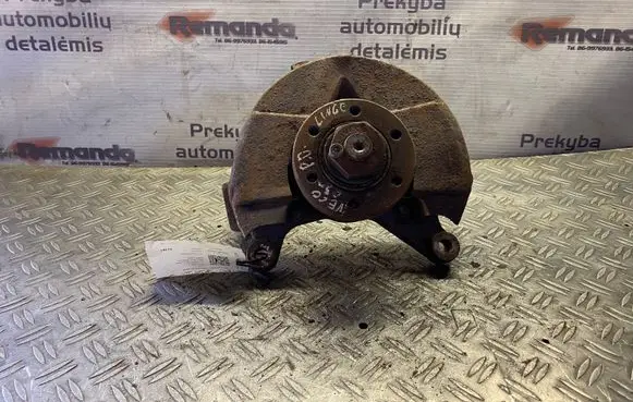 Iveco Daily 30.8 - 9 Front wheel hub