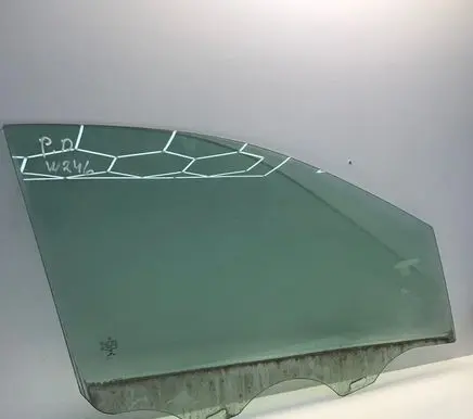 Mercedes-Benz B W246 W242 Front door window glass four-door A2467250600 2467250600