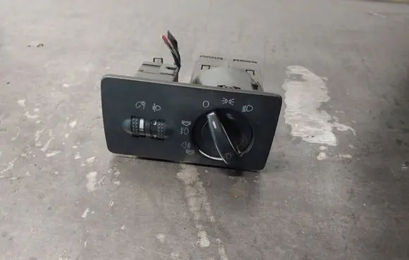 Skoda Fabia Mk1 (6Y) Light switch 6Y1941531N