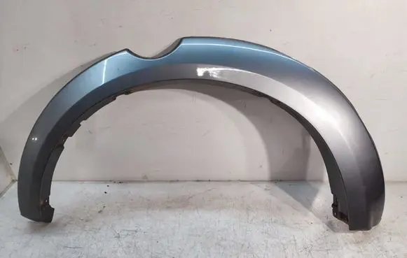 Mitsubishi L200 Rear arch trim 7420A107