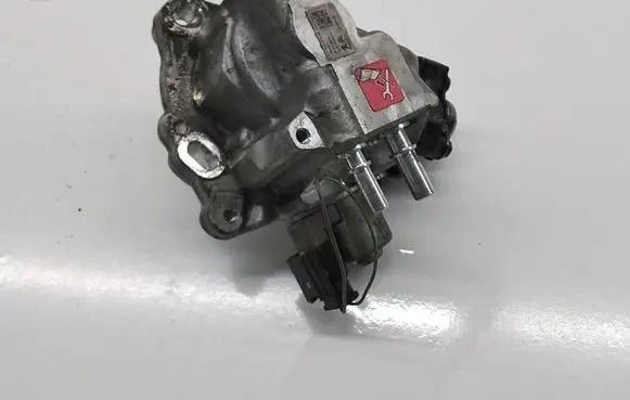 Ford Kuga II Fuel injection high pressure pump 9674984480