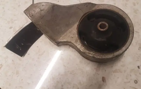 Hyundai Santa Fe Engine mount bracket 2193126200