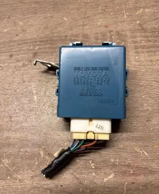 Toyota Auris 150 Door central lock control unit/module 8597012020 0515004070