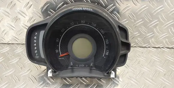 Speedometer (instrument cluster)