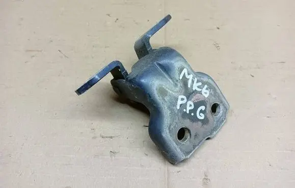 Suzuki Swift I Front door upper hinge A125