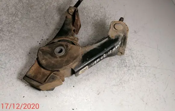 Toyota Corolla Verso AR10 Engine mount bracket AV72531