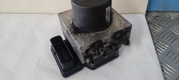 Ford Mondeo MK IV ABS Pump 7G912C405AB