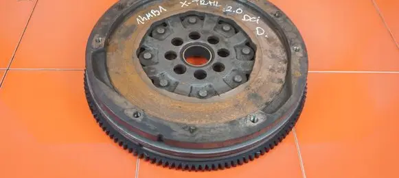 Nissan X-Trail T31 Dual mass flywheel M9R832
