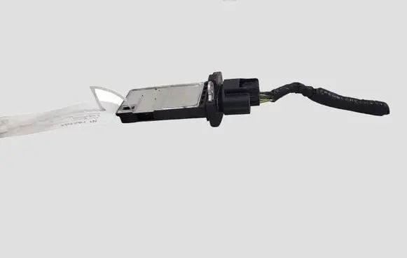 Nissan Juke I F15 Mass air flow meter AFH70M86 22680